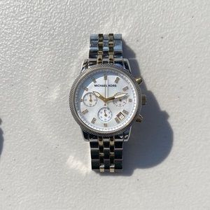 Michael Kors Watch - Silver with gold details